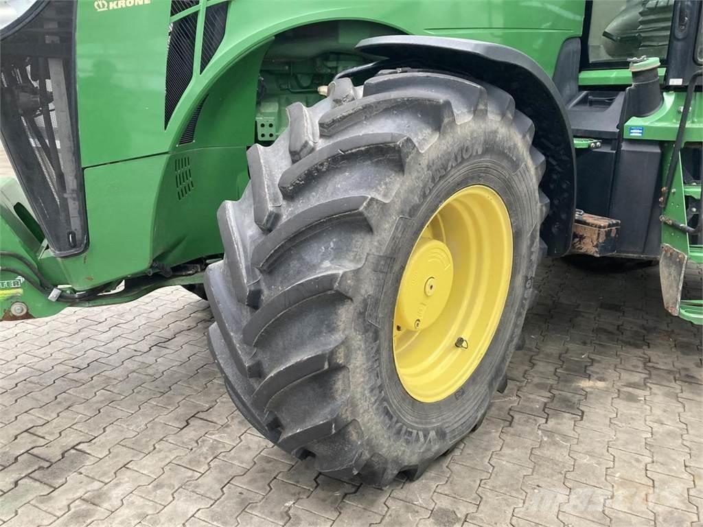 John Deere 8335R Tractoren
