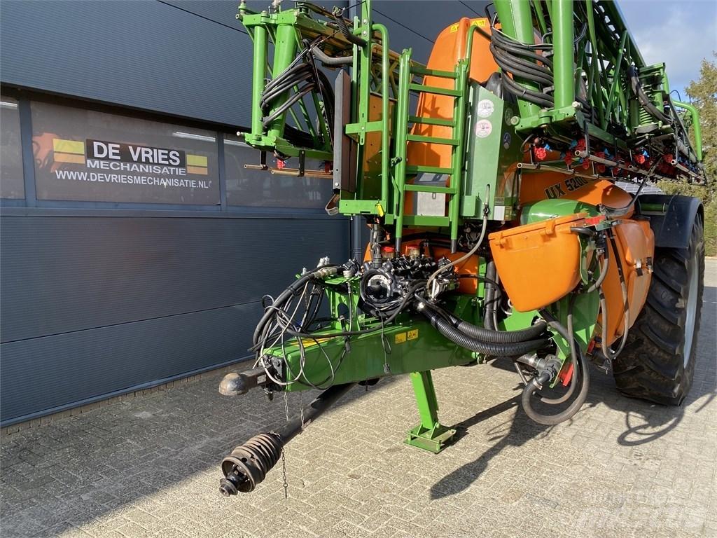 Amazone UX 5200 Getrokken spuitmachines