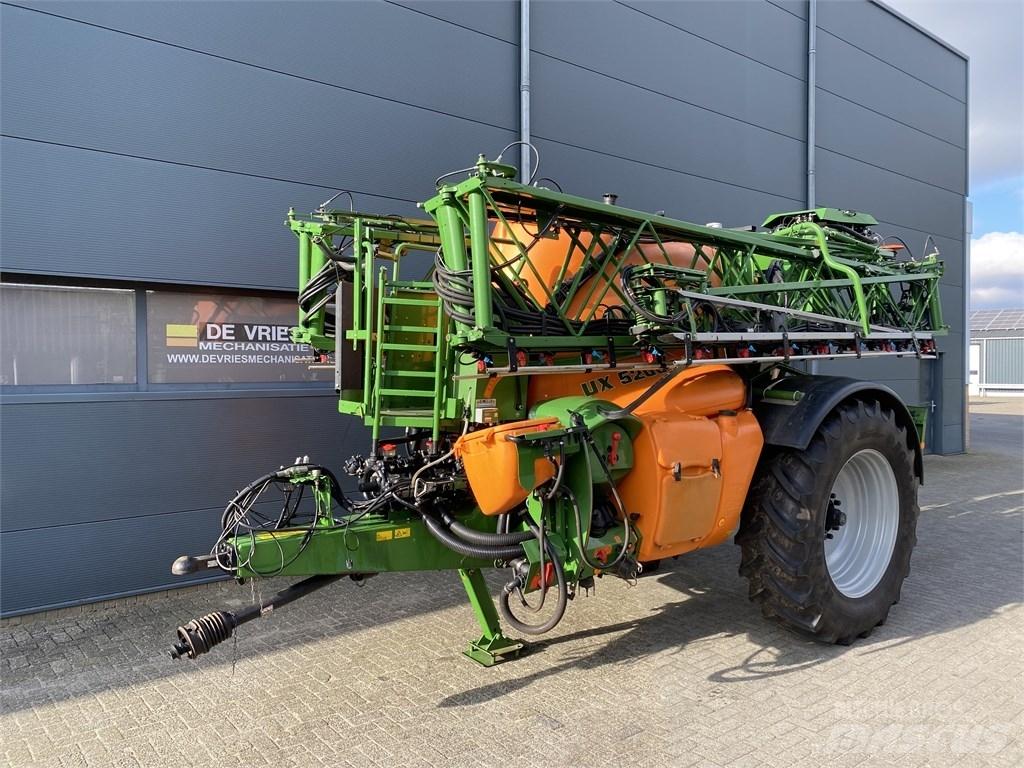 Amazone UX 5200 Getrokken spuitmachines