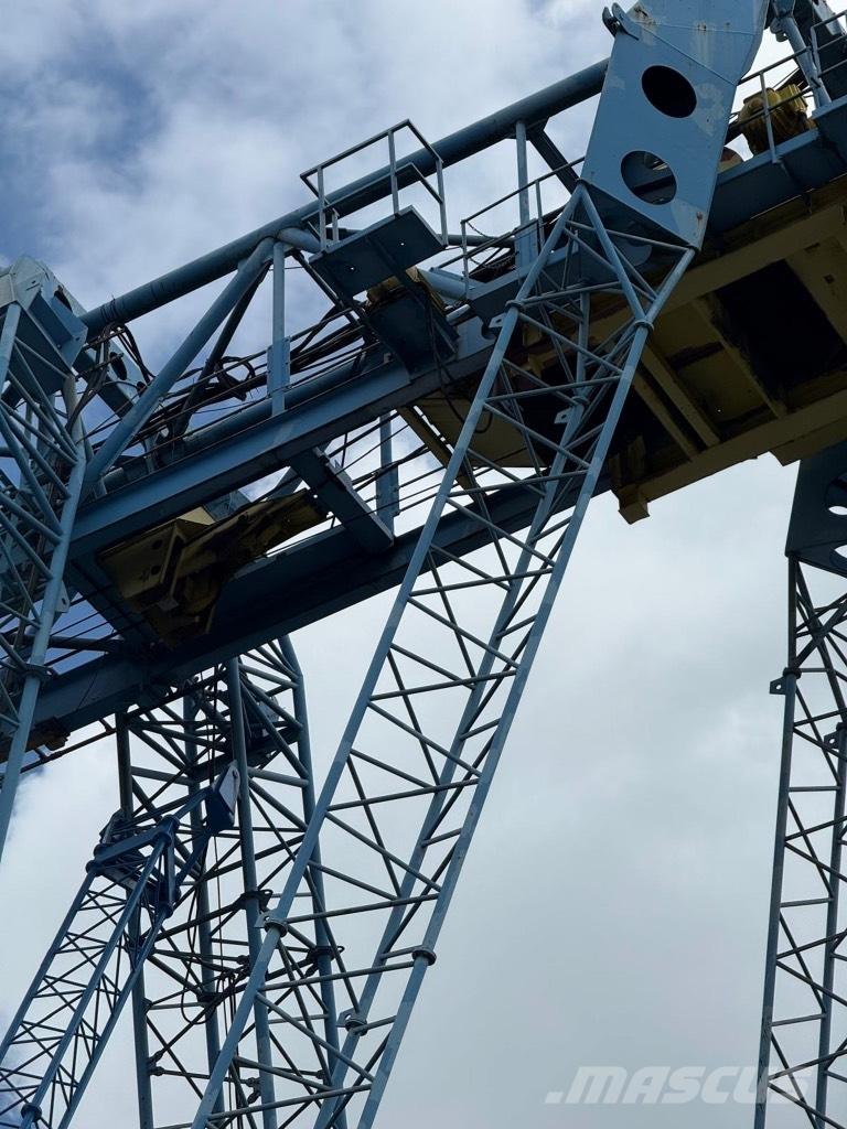 Voest Alpine P22 Overige hijsinrichtingen