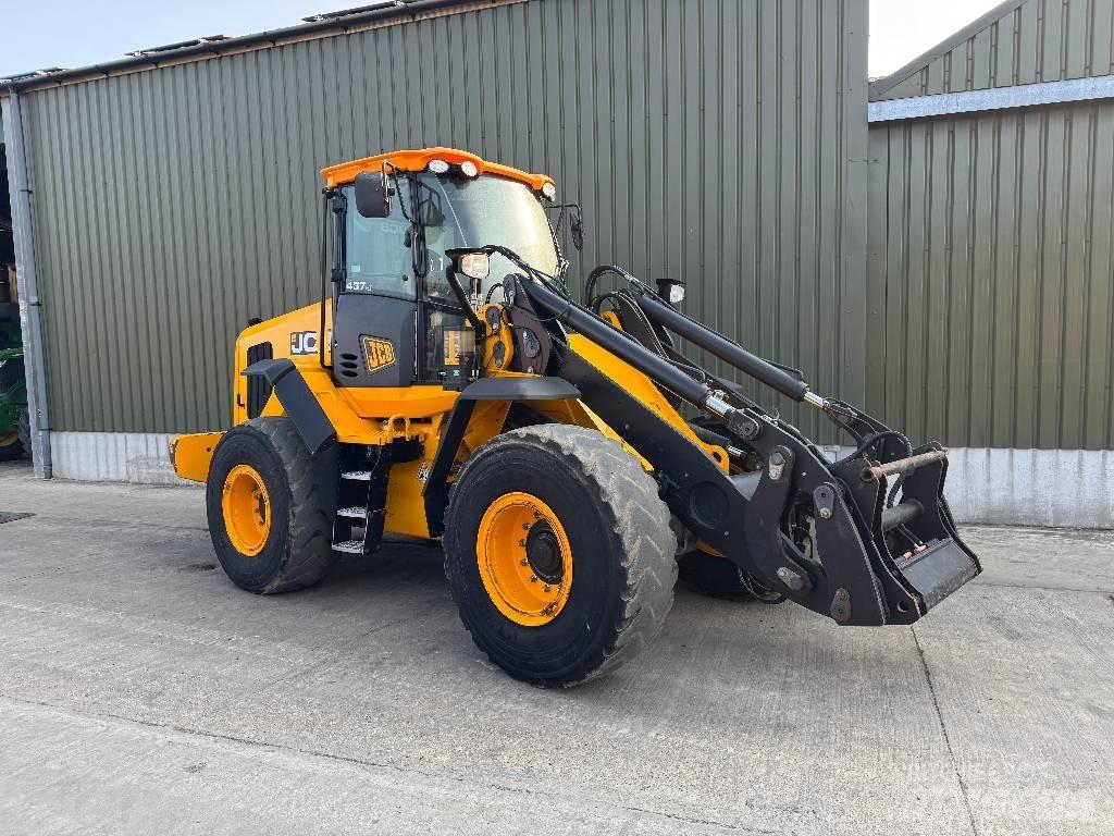 JCB 437 HT Agri Knik- en schrankladers
