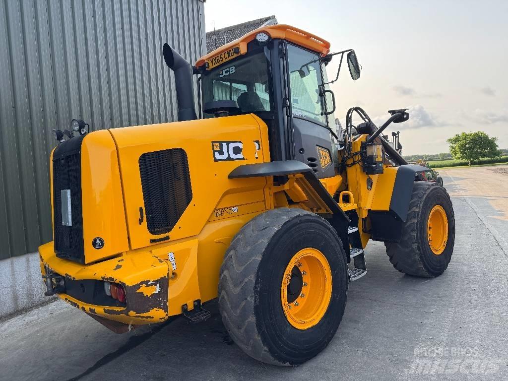 JCB 437 HT Agri Knik- en schrankladers