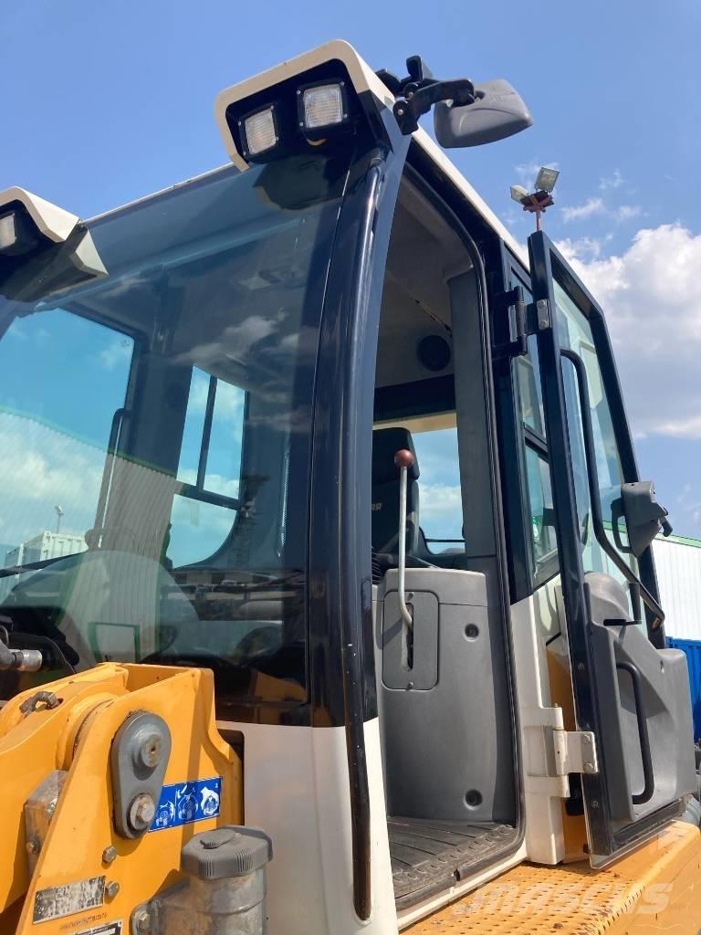 Liebherr LR 624 Rupsladers