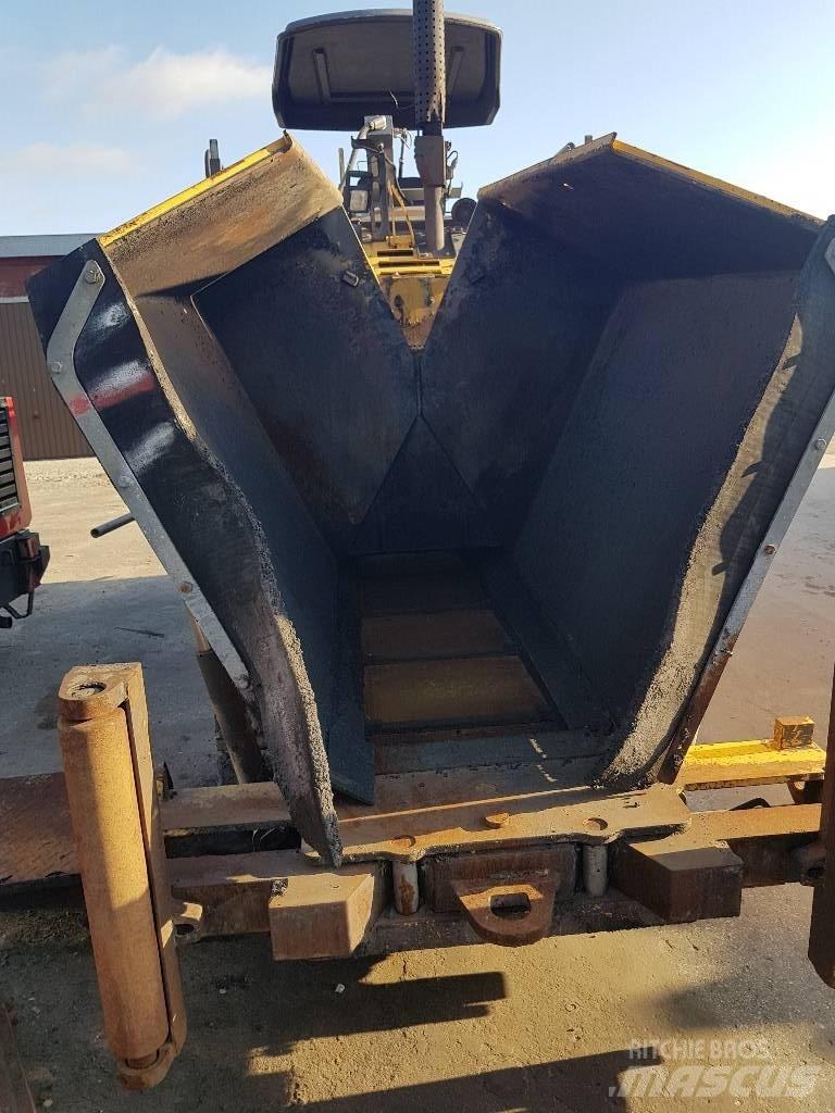 Volvo TITAN 2820 Asfaltafwerkmachines