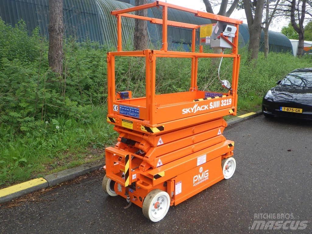 SkyJack SJ3219 Schaarhoogwerkers
