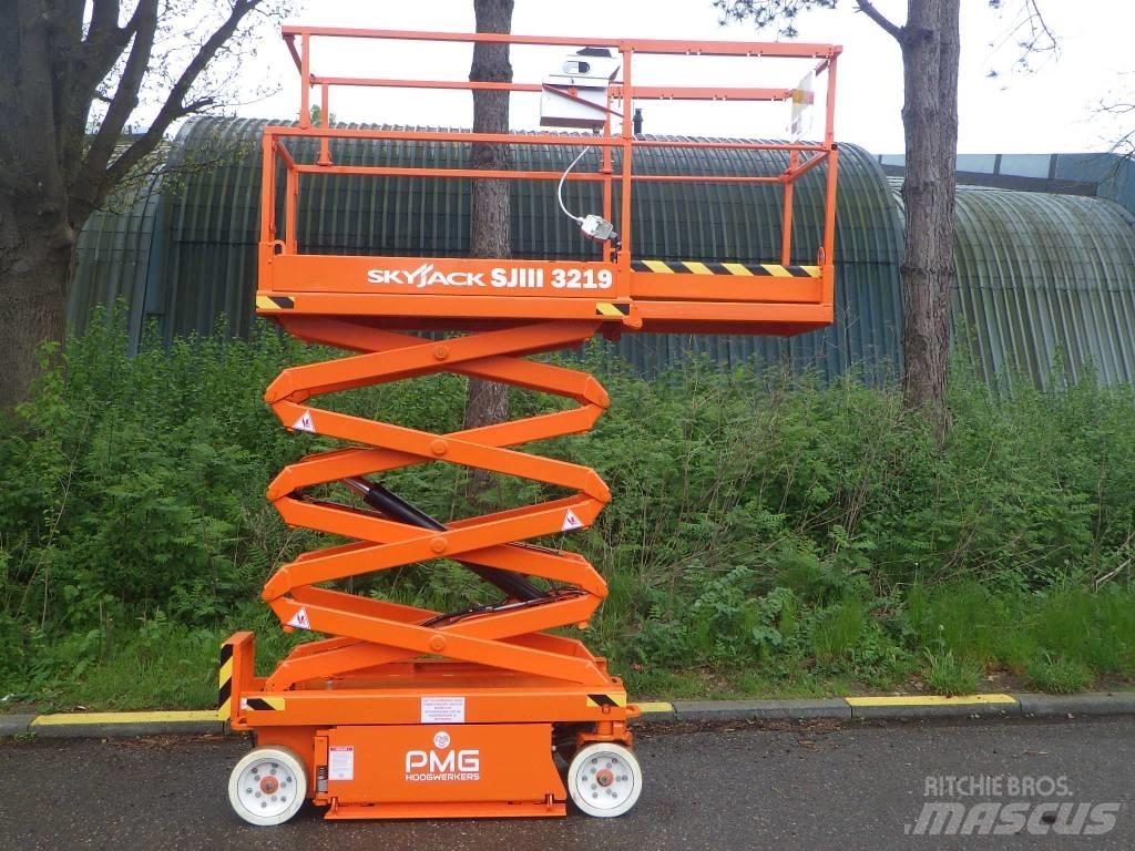 SkyJack SJ3219 Schaarhoogwerkers