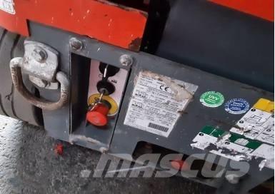 SkyJack SJ 12 Schaarhoogwerkers
