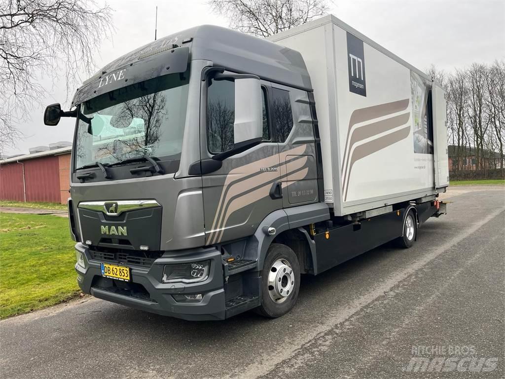 MAN TGL 8.220 Bakwagens met gesloten opbouw