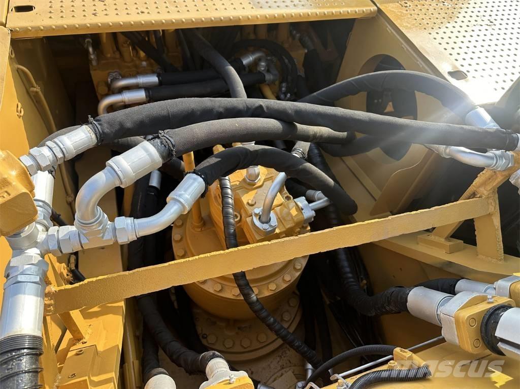 CAT 330 D Rupsgraafmachines