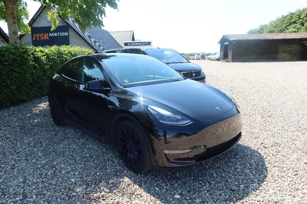Tesla Model Y Auto's