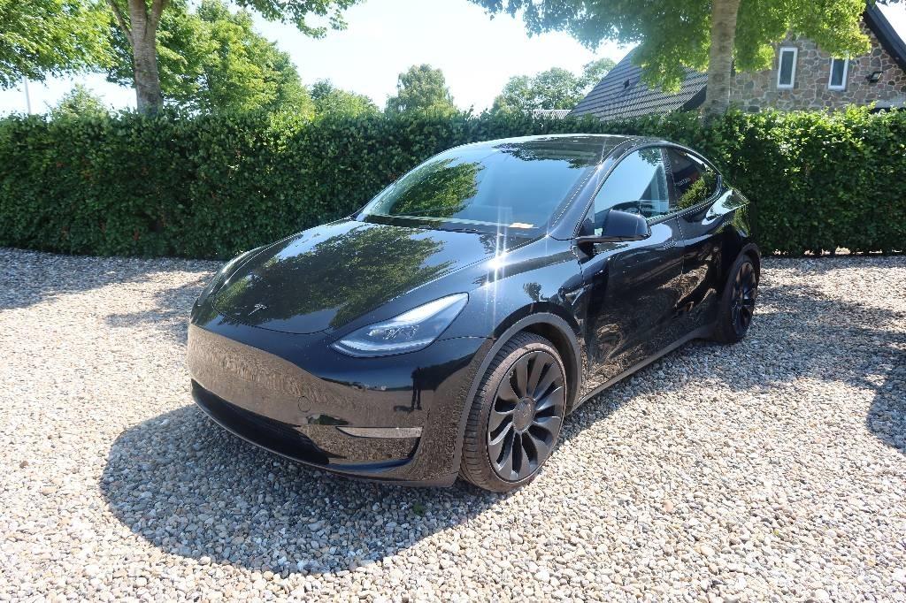 Tesla Model Y Auto's