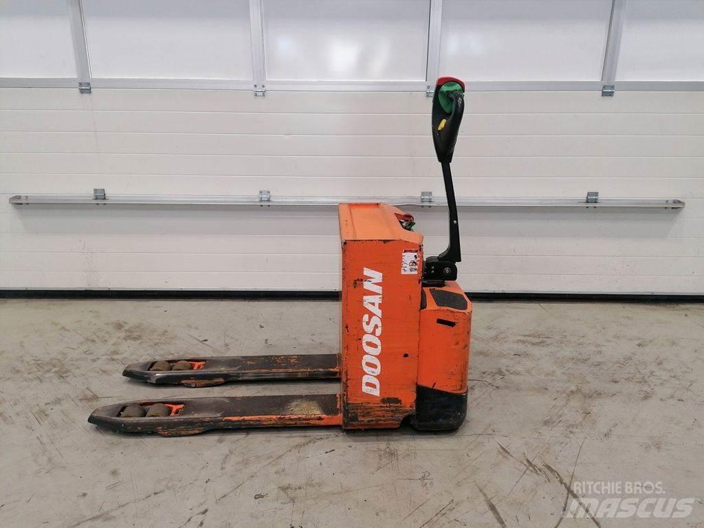 Doosan LEDH20M Electro-pallettrucks