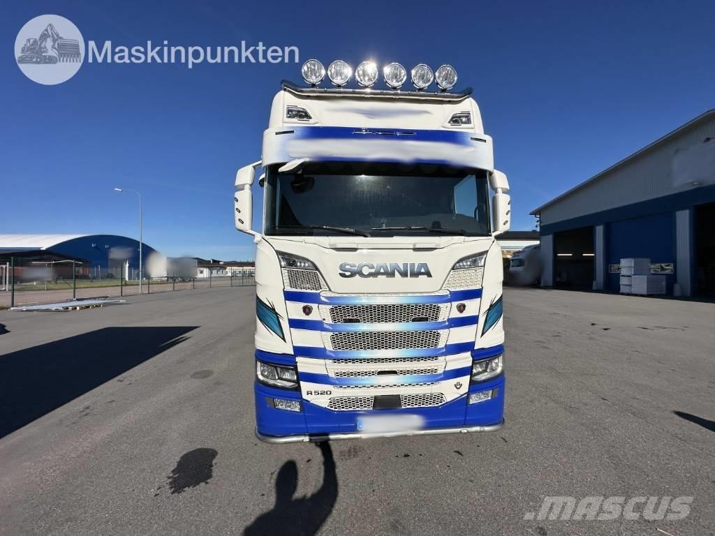Scania R 520 Bakwagens met gesloten opbouw