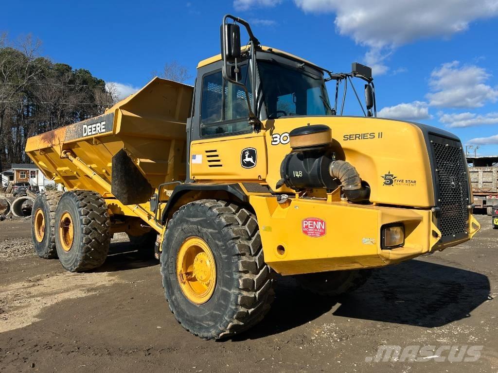 DEERE 300D II Knik dumptrucks