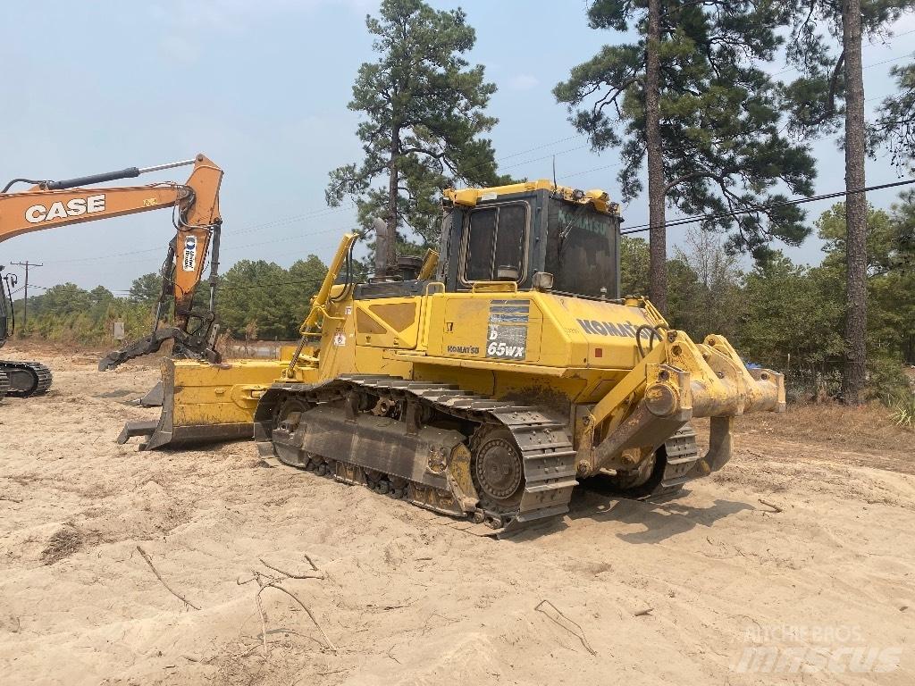 Komatsu D 65 WX-17 Rupsdozers
