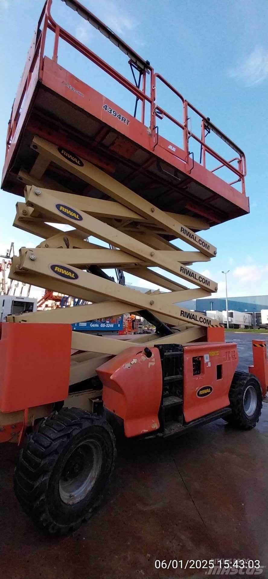 JLG 4394RT Schaarhoogwerkers