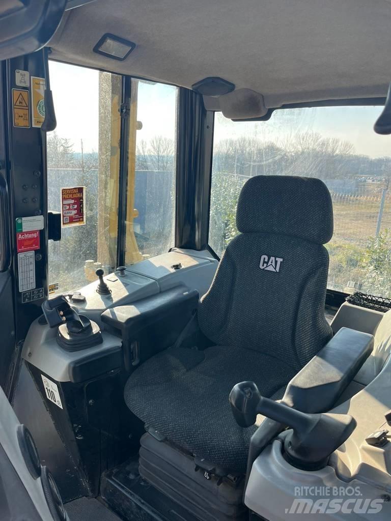 CAT D 6 N XL Rupsdozers
