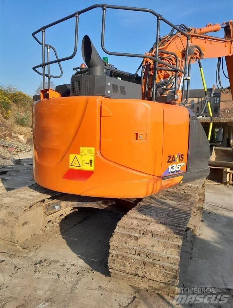 Hitachi ZX 135 US-6 Rupsgraafmachines