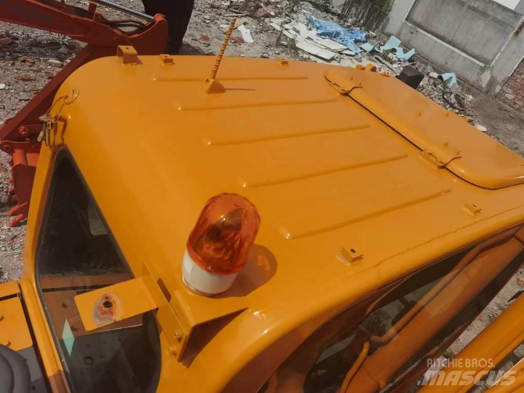 Hyundai R215VS Rupsgraafmachines
