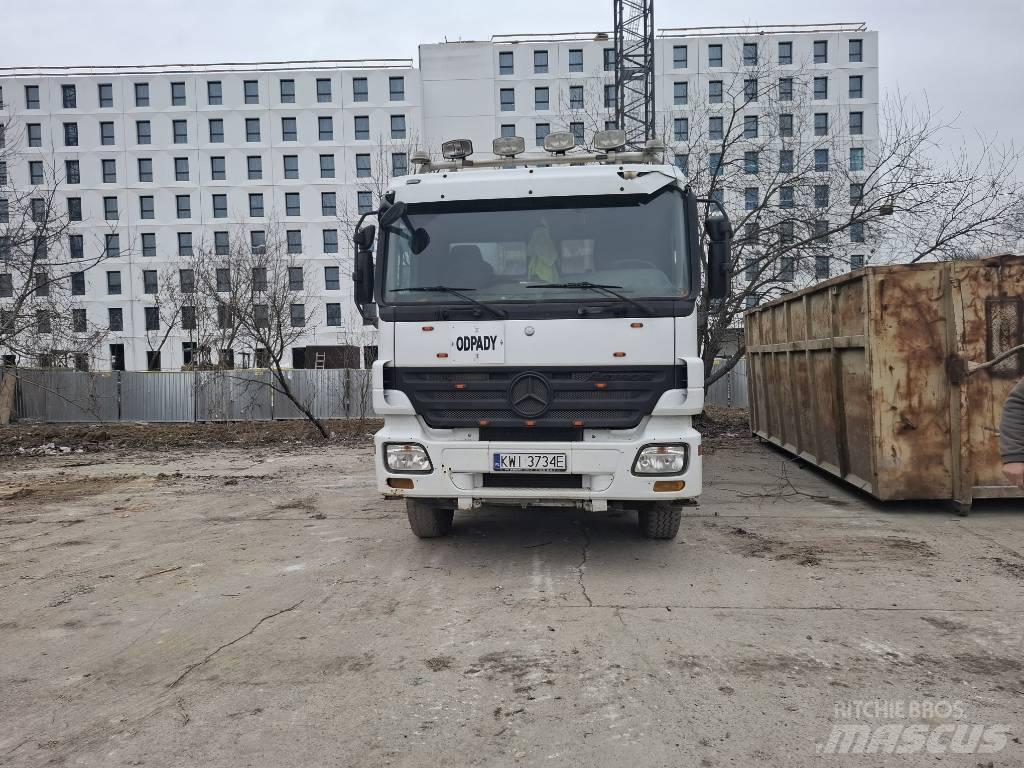 Mercedes-Benz 3244 Vrachtwagen met containersysteem