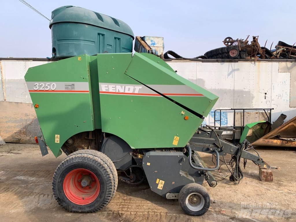 Fendt 3250 Ronde-balenpersen