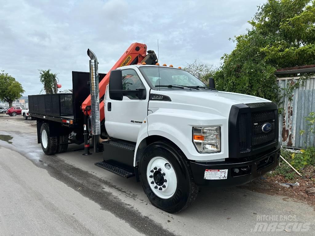 Ford F 750 SD Vlakke laadvloer met kraan