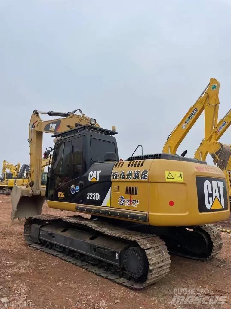 CAT 323 D L Rupsgraafmachines