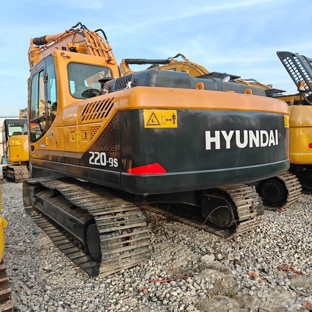 Hyundai R220-9S Rupsgraafmachines