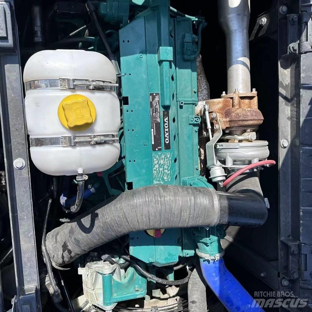 Volvo EC 240 Rupsgraafmachines