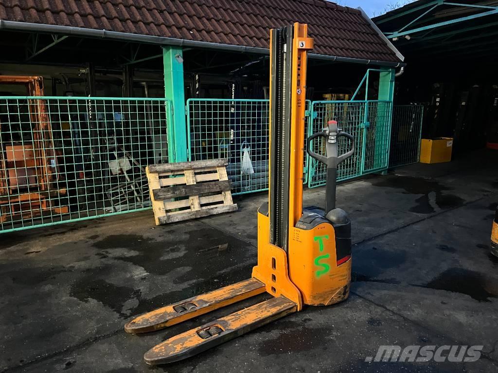 Still EGV12   V-4250 Zelfrijdende stapelaars