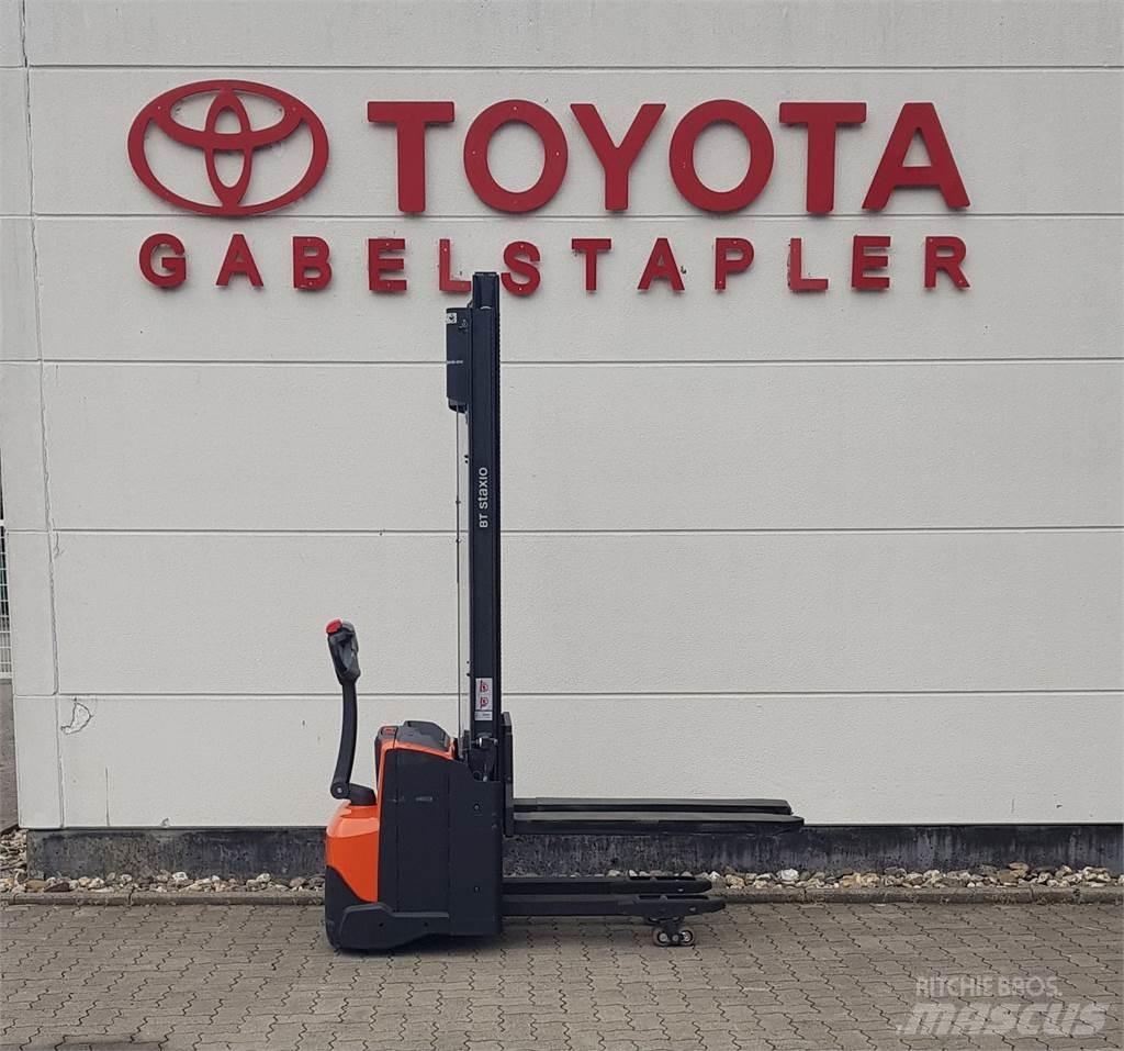 Toyota SWE120L Stapelaar meeloop