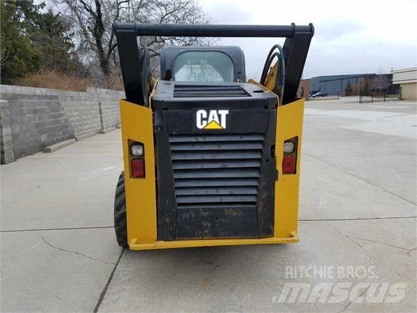 CAT 272 D Schrankladers