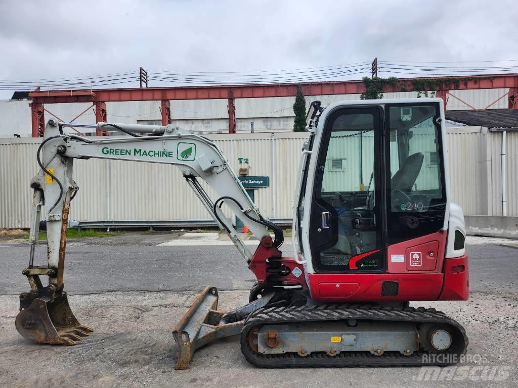 Takeuchi TB 240 Minigraafmachines < 7t