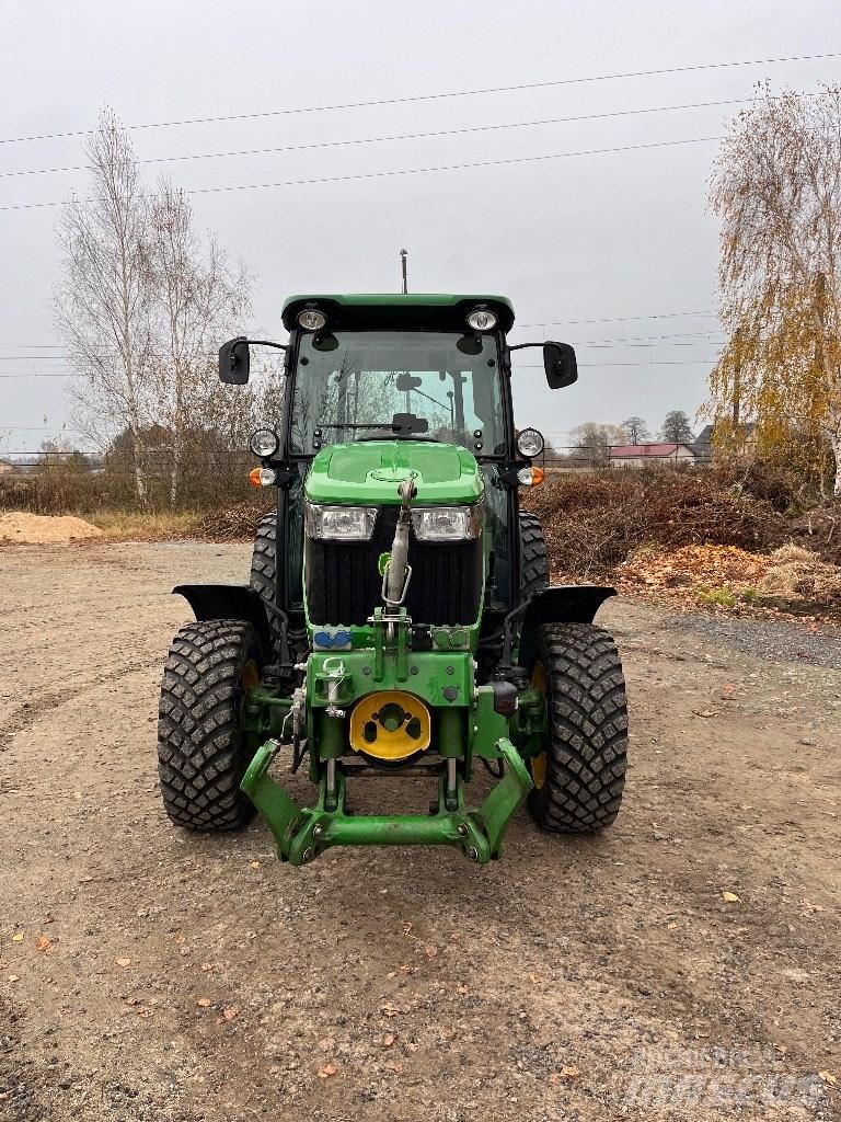 John Deere 5105 GF Tractoren