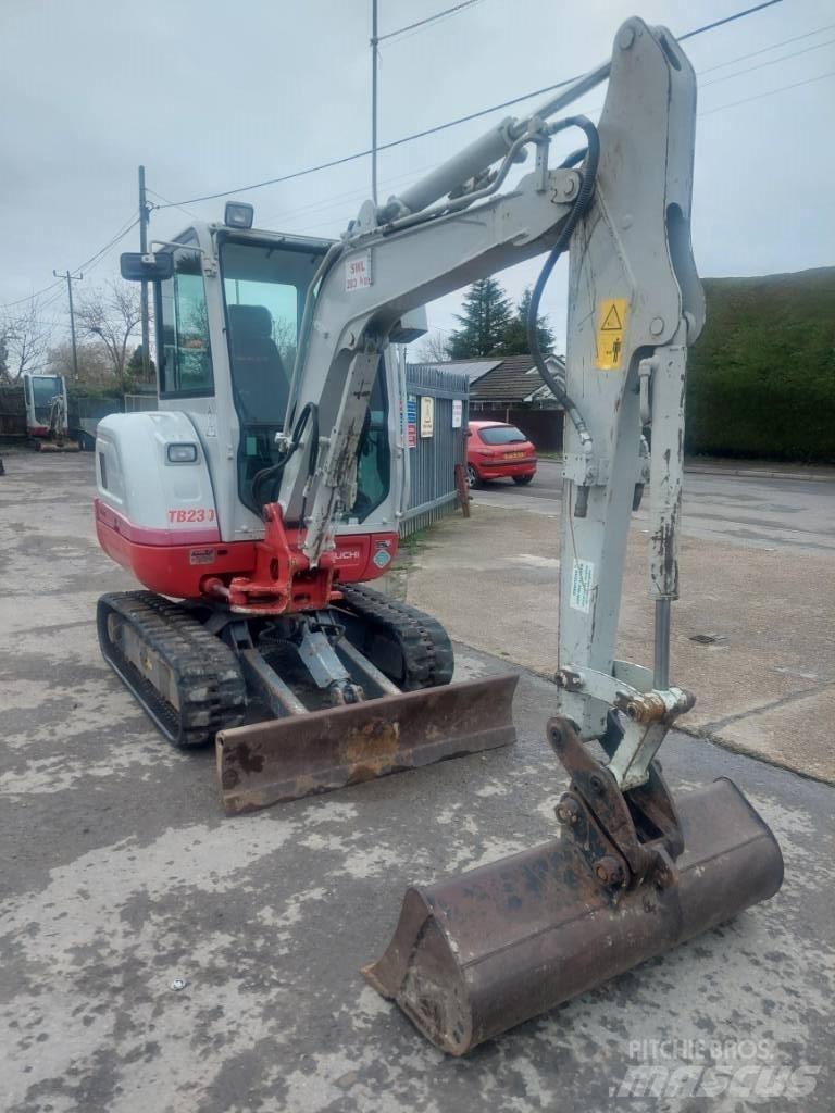 Takeuchi TB 230 Minigraafmachines < 7t