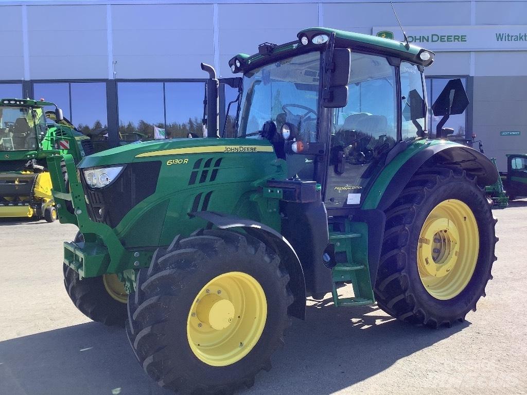 John Deere 6130R Tractoren