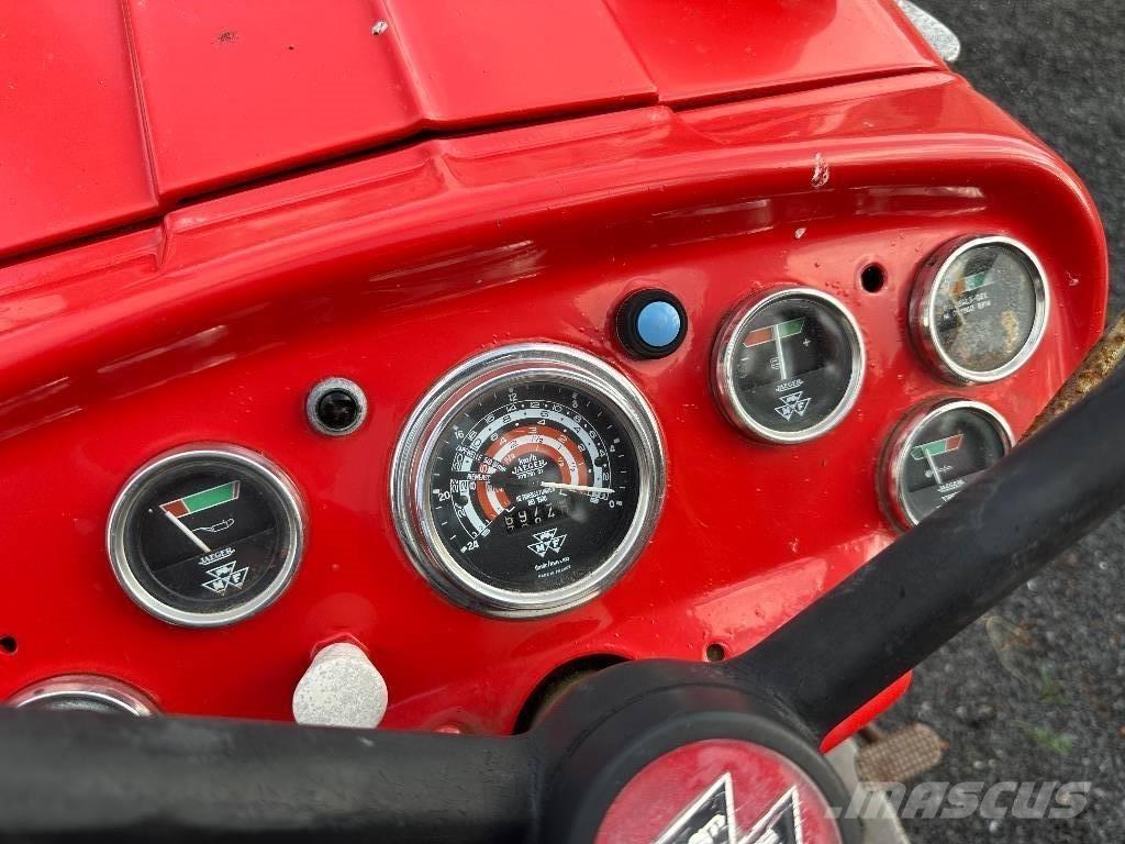 Massey Ferguson 152 Tractoren