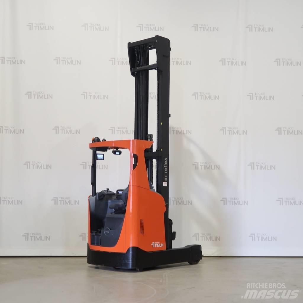 Toyota RRE200HC Reachtruck voor hoog niveau