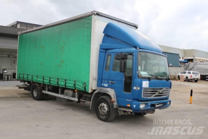 Volvo FL220 Bakwagens met gesloten opbouw