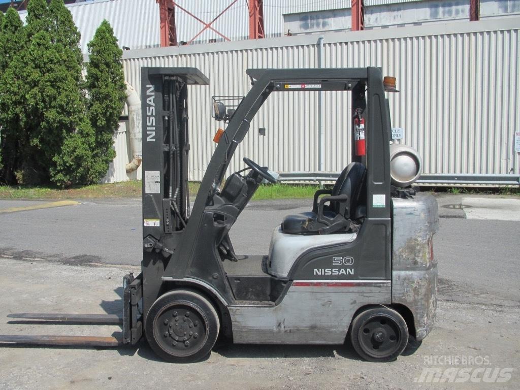 Nissan MCP1F2A25LV Vorkheftruck voor zwaar terrein