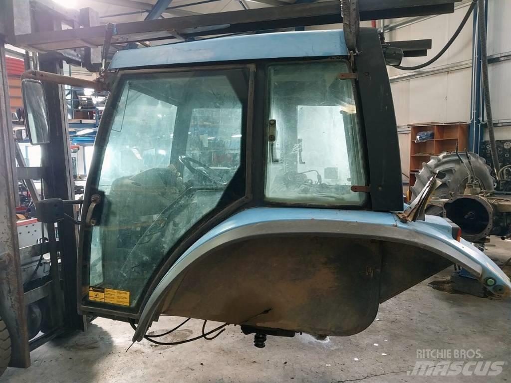 Landini Legend 115 Cabine en interieur