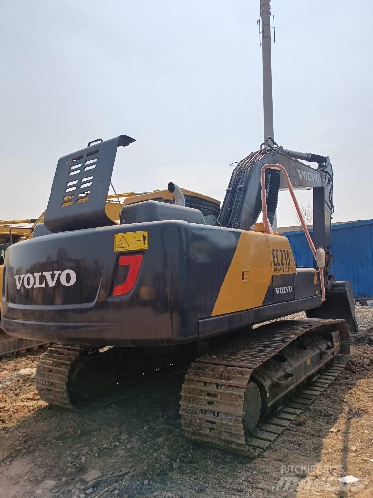 Volvo EC 210 Midigraafmachines 7t - 12t