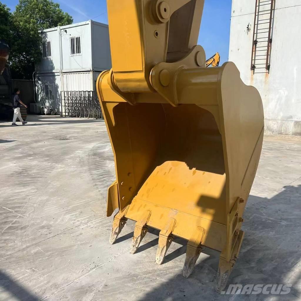 CAT 320d2 Midigraafmachines 7t - 12t