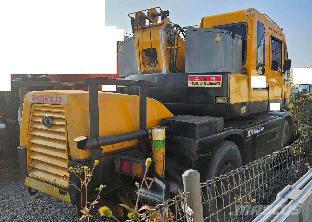 Kato MR 100 Ruwterrein kranen