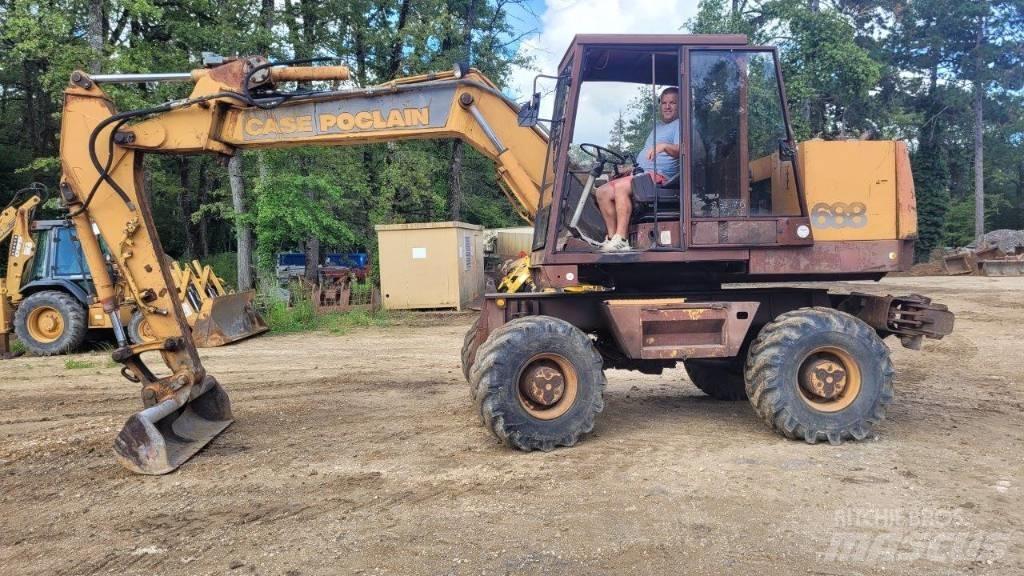 CASE 688 Wielgraafmachines