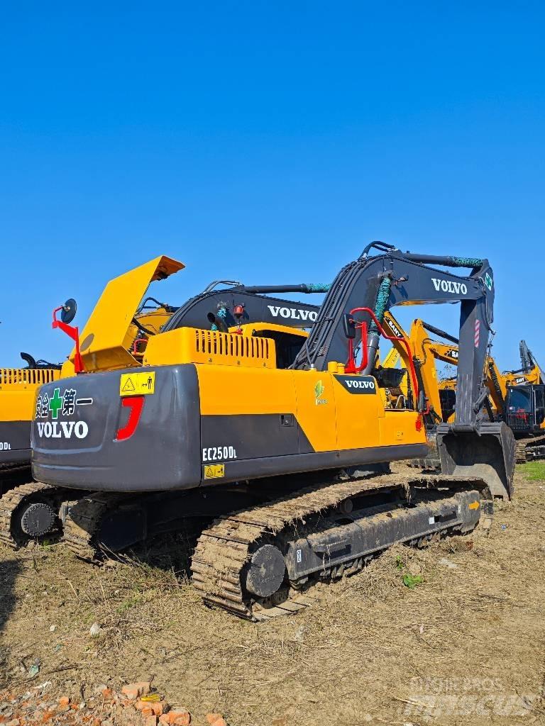 Volvo EC 250 D L Rupsgraafmachines