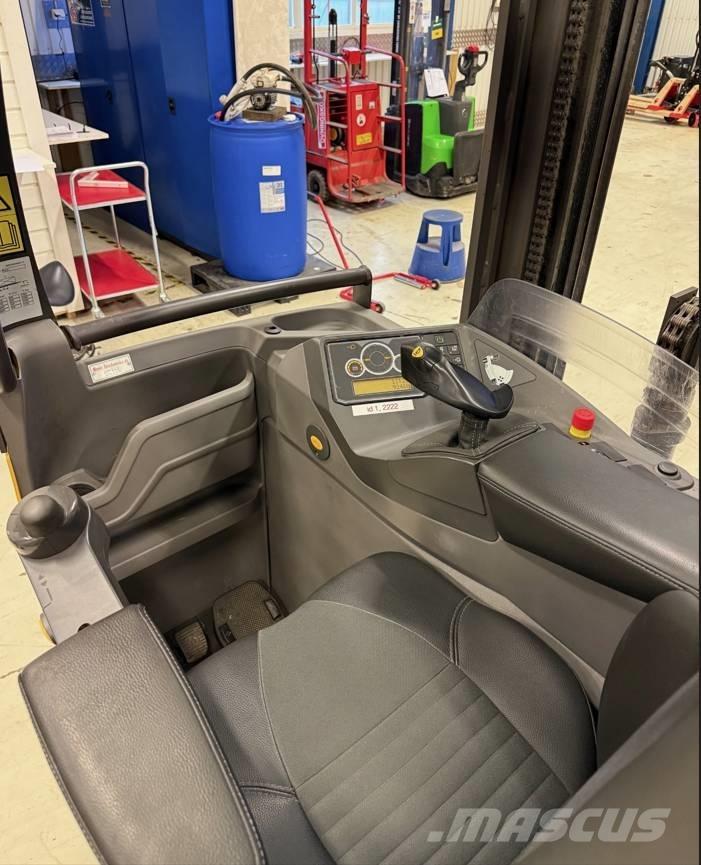 Atlet truck UMS160 Reachtruck voor hoog niveau