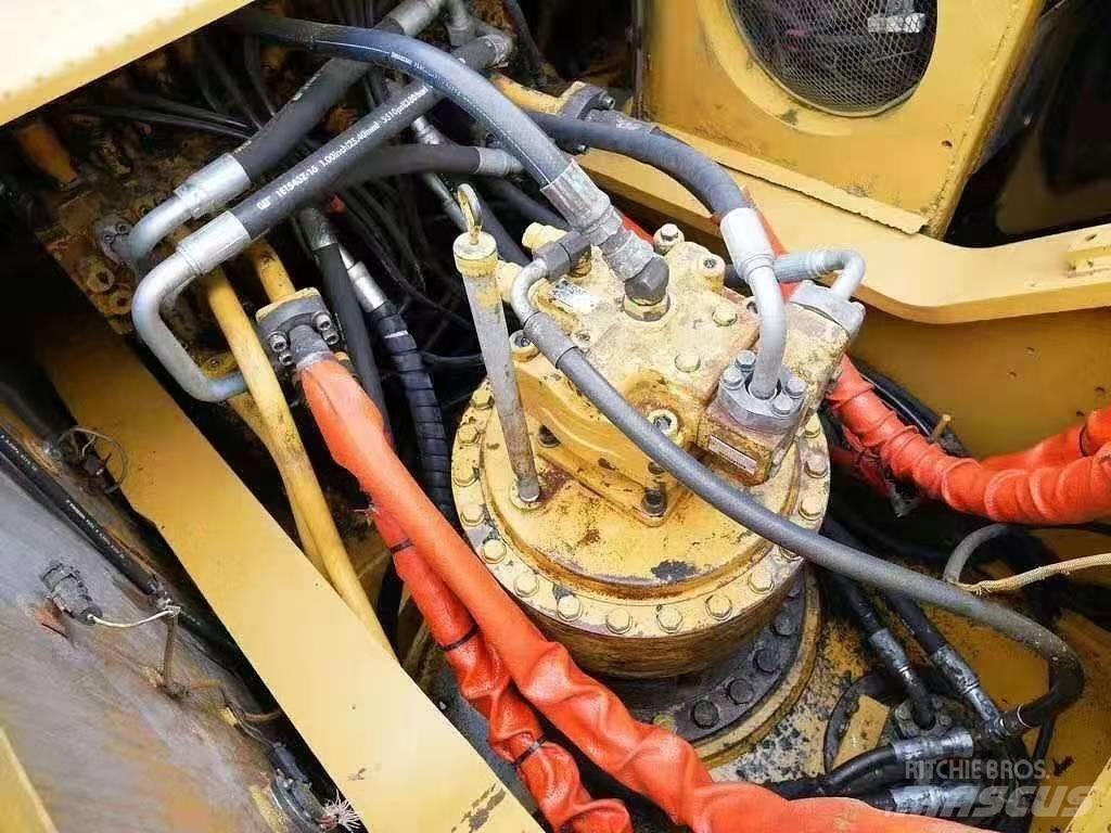 CAT 330 D Rupsgraafmachines
