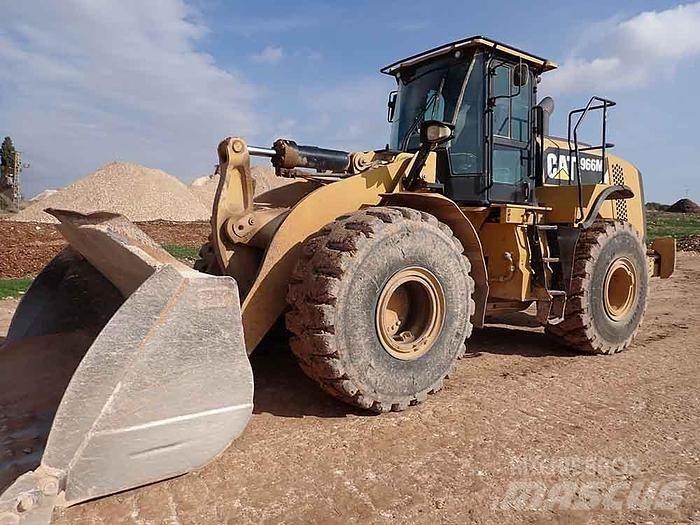 CAT 966M Wielladers