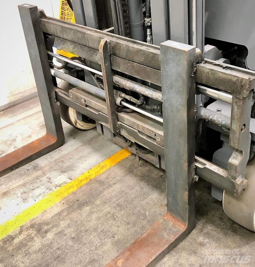 Combilift CB2500 Zijlader